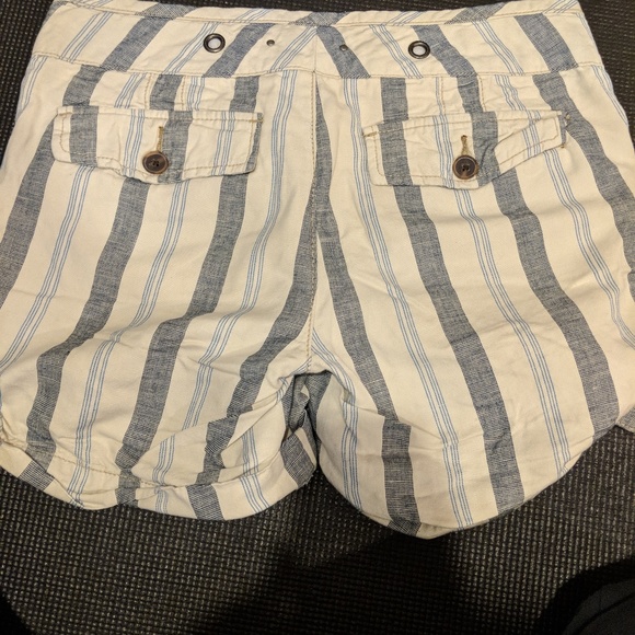 HEI HEI Striped Esplanade Stroll Shorts - Picture 3 of 4